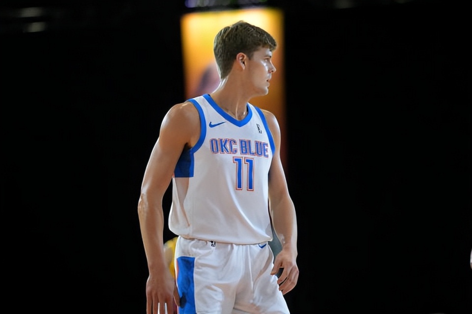 今晚CBA常规赛传出新动向,俄克拉荷马雷霆内部沟通,管理层表态——目标明确,数据趋势出现新变化的简单介绍球速官网登入